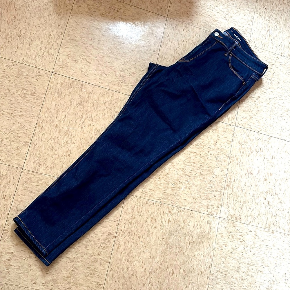 Dark skinny jeans